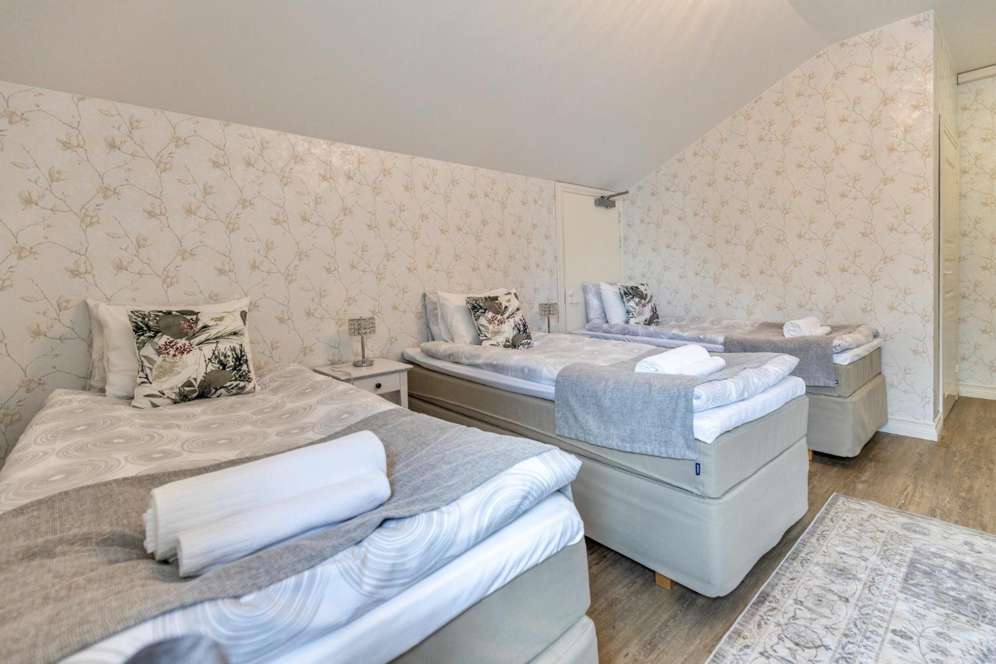 Hotel Radalla *