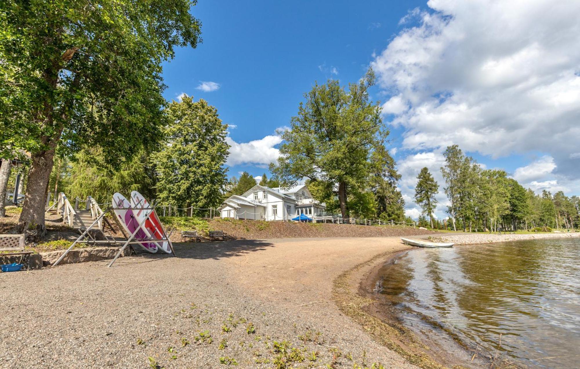 Hotel Radalla *